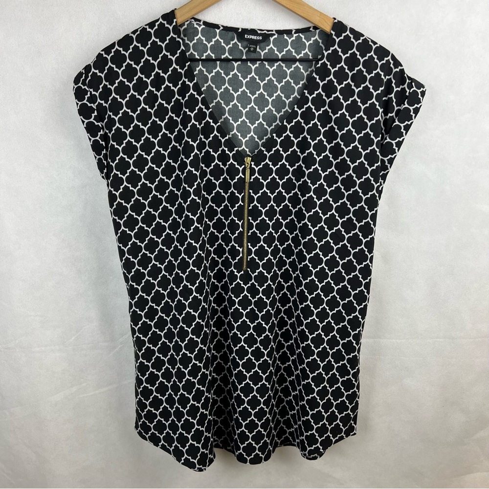 Express Geometric Short Sleeve Zip Up Blouse